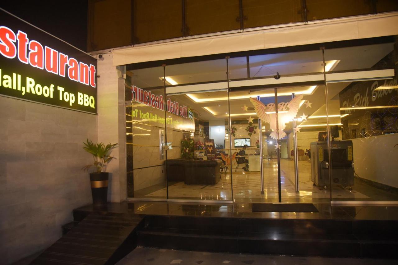 The Rich Hotel & Apartments Lahore Exterior foto